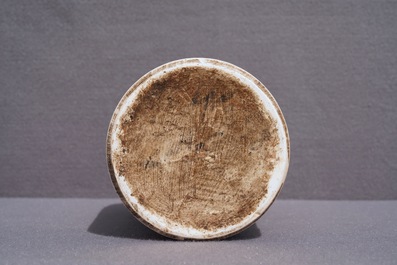 Een grote Chinese wucai rouleau vaas, Transitie periode of Kangxi